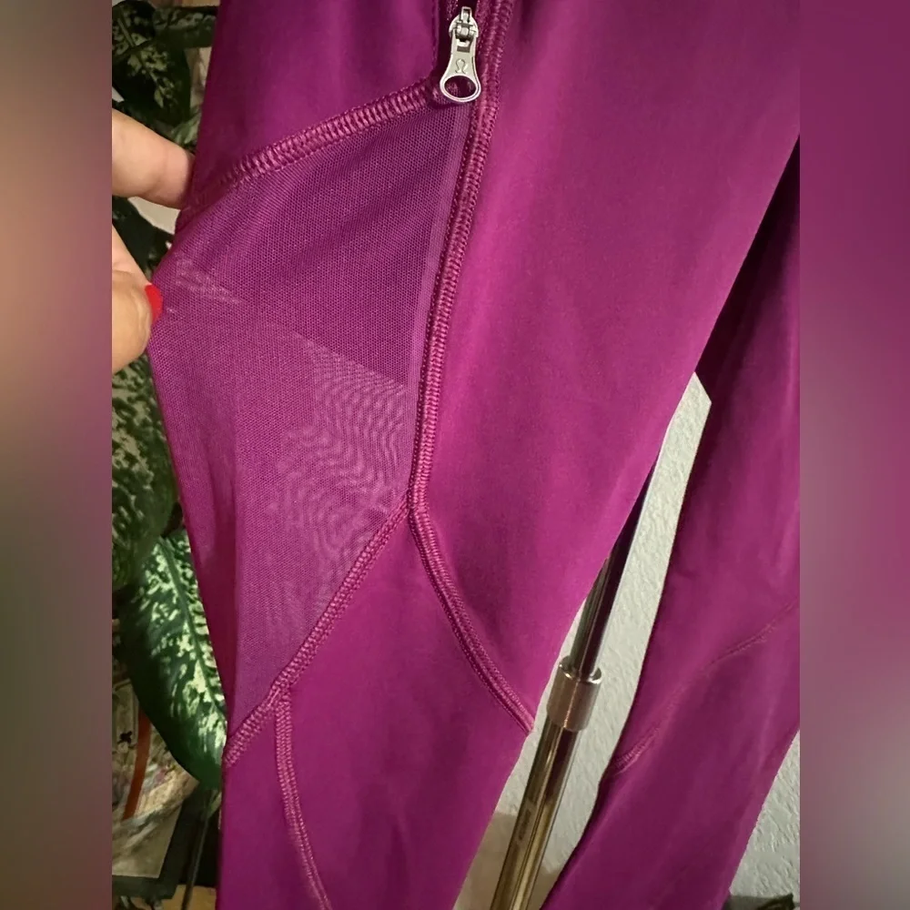 Lululemon leggings size 4